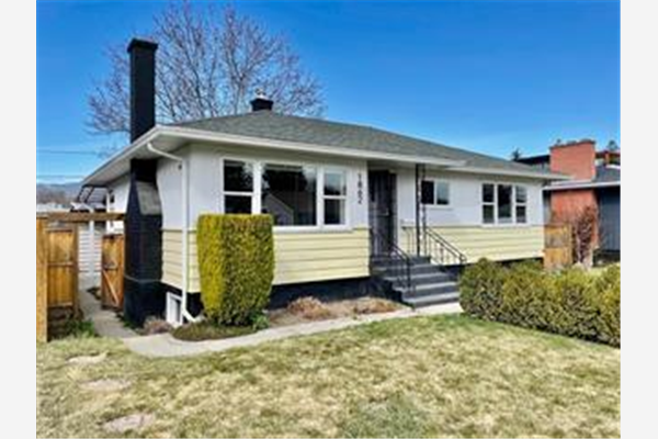 1862 Carruthers Street,, Kelowna