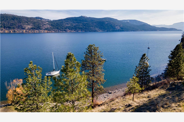 8675 Foster Road,, Vernon