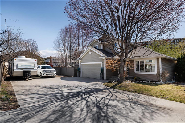 #124 2220 Shannon Ridge Drive,, West Kelowna