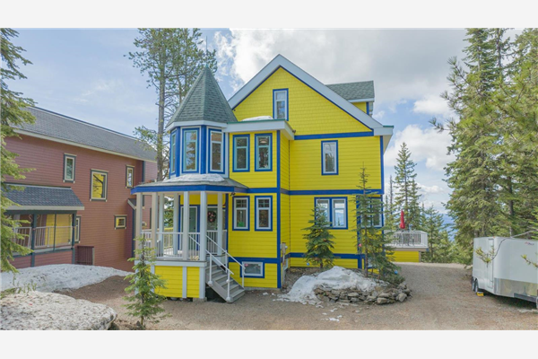 690 Monashee Road,, Silver Star