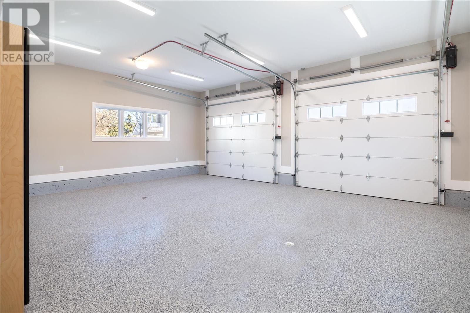 3590 Lakeshore Road