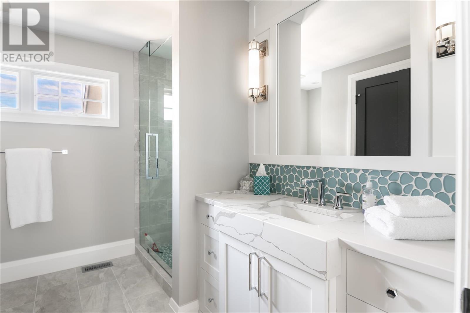 3590 Lakeshore Road
