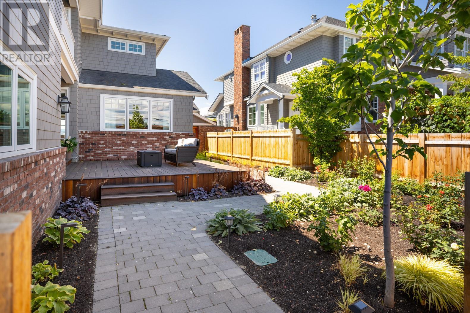 3590 Lakeshore Road