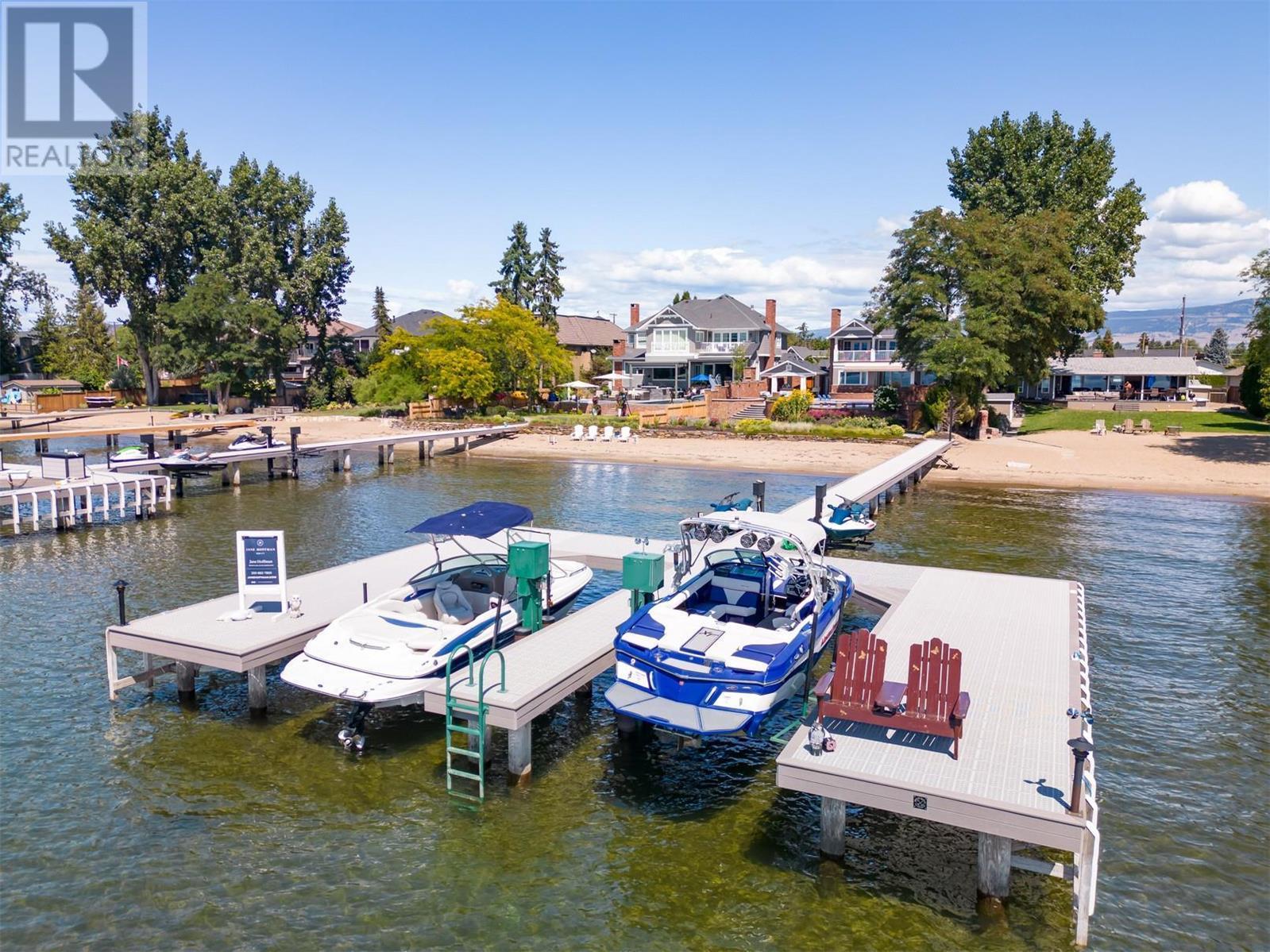 3590 Lakeshore Road