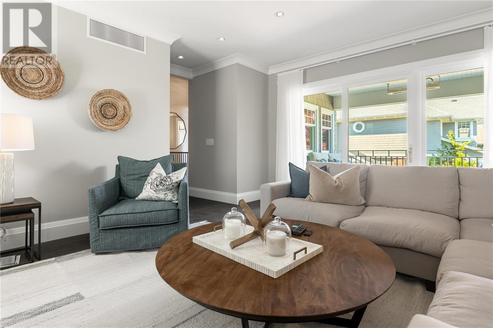 3590 Lakeshore Road