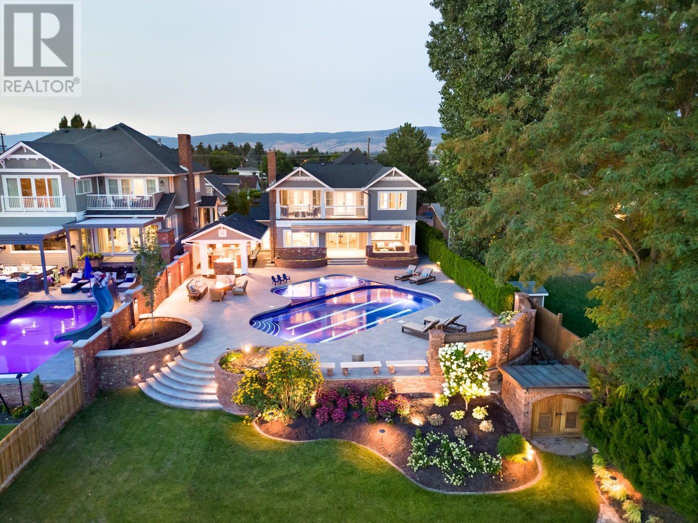 3590 Lakeshore Road