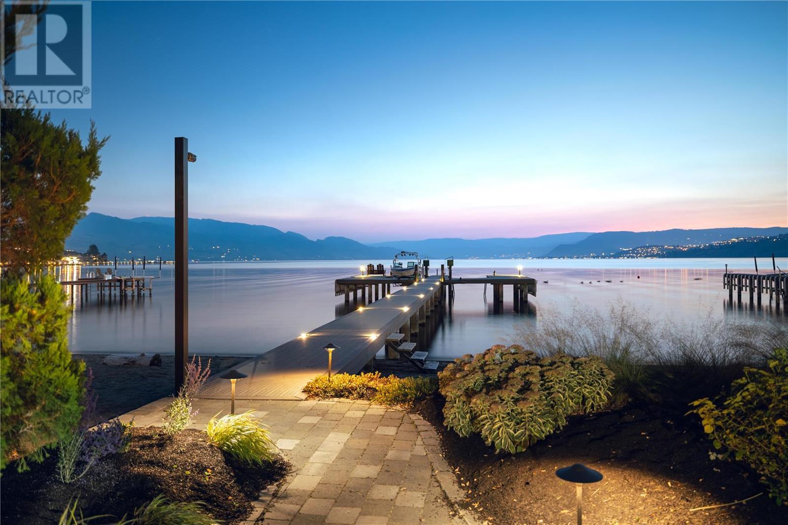 3590 Lakeshore Road