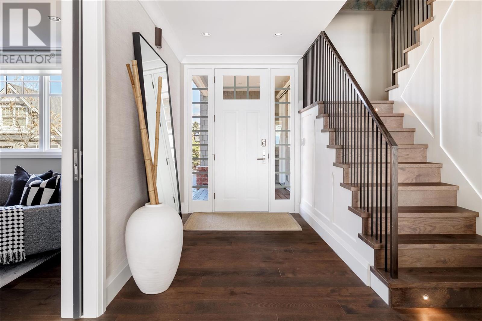 3590 Lakeshore Road