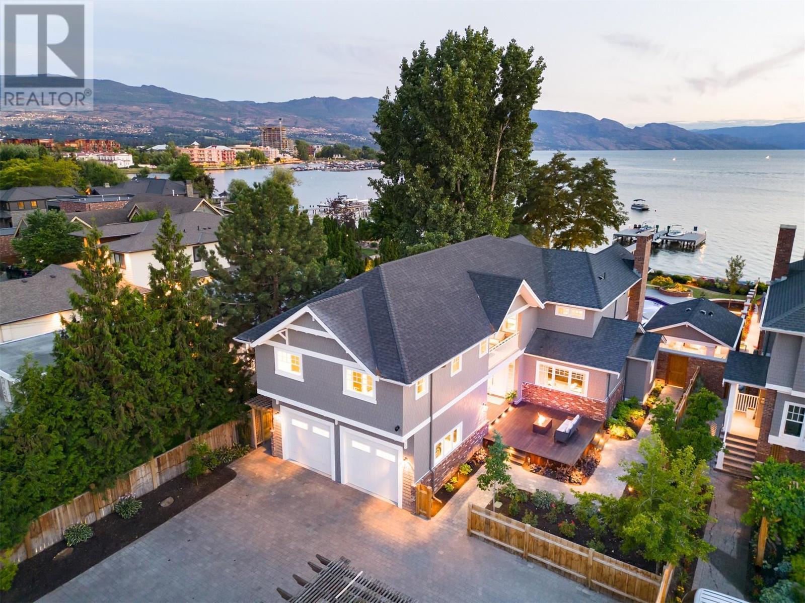 3590 Lakeshore Road
