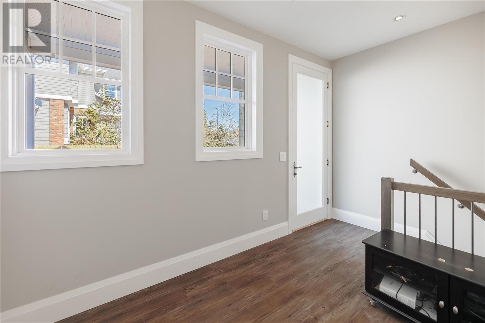 3590 Lakeshore Road