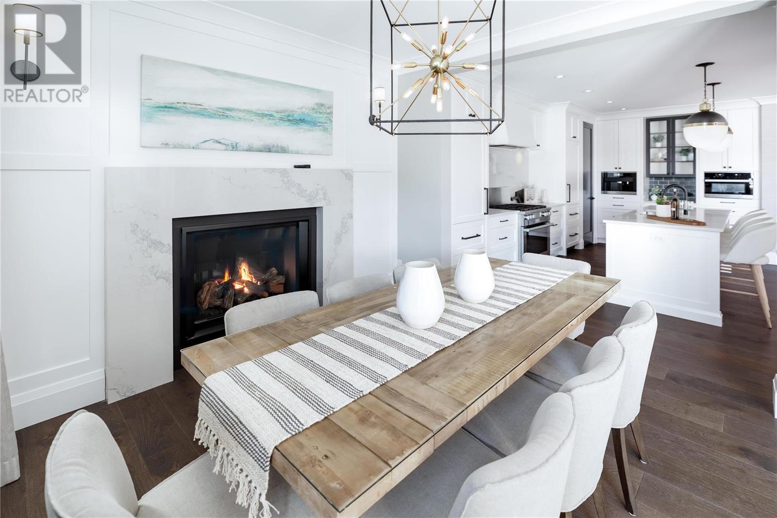 3590 Lakeshore Road