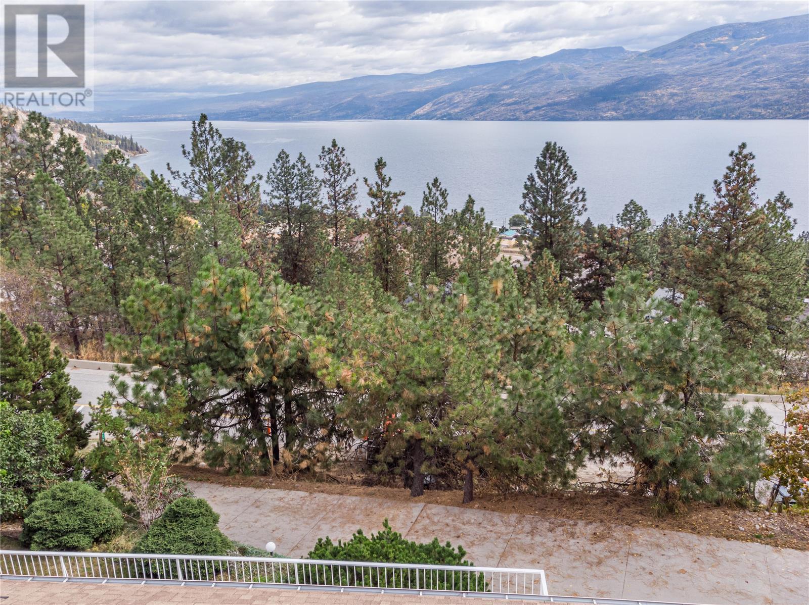 5270 TREPANIER BENCH Road