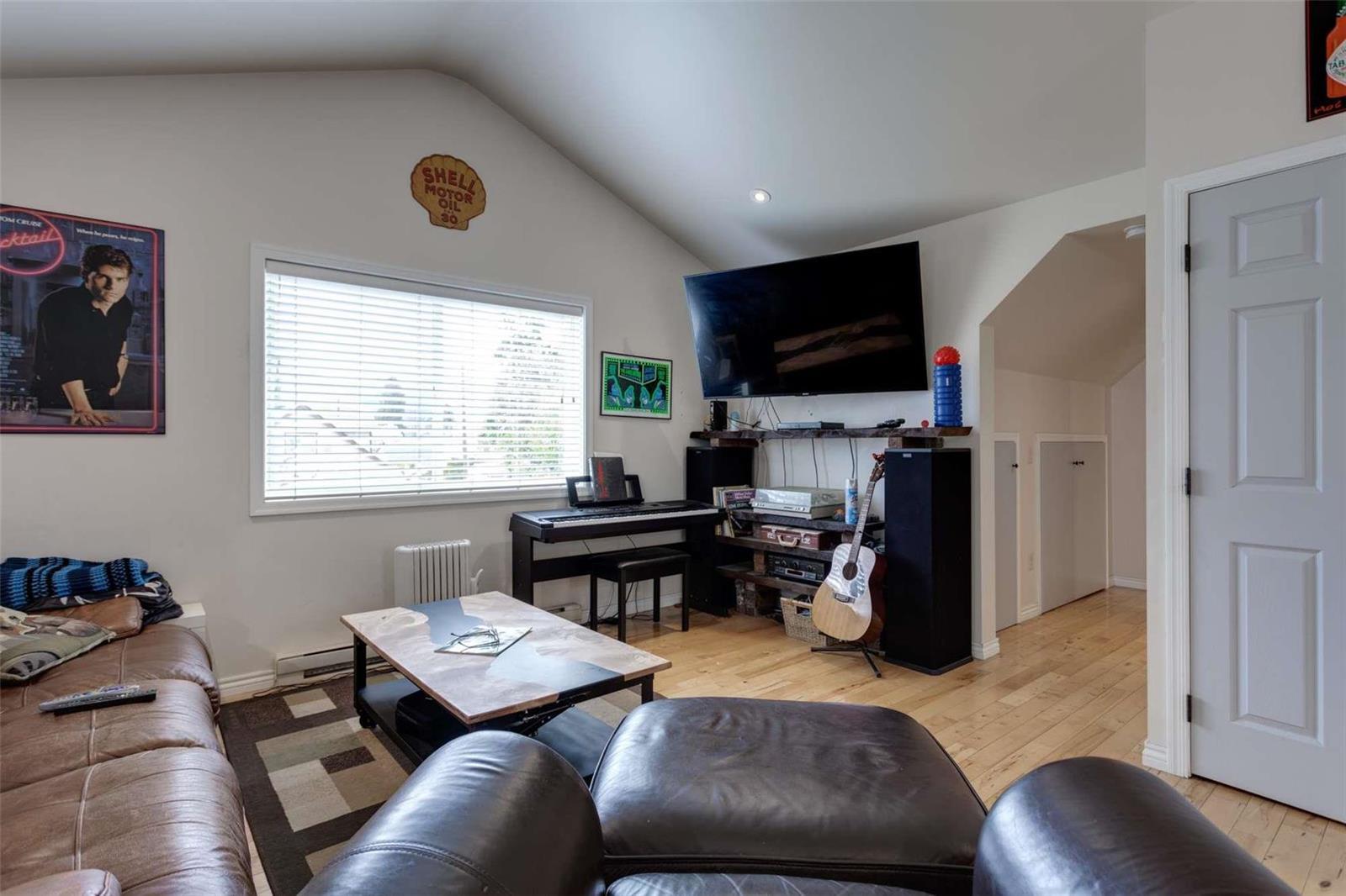 Listing 10273704 - Large Photo # 12