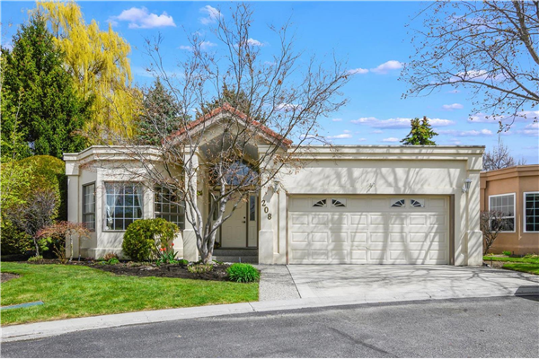 #208 650 Lexington Drive,, Kelowna