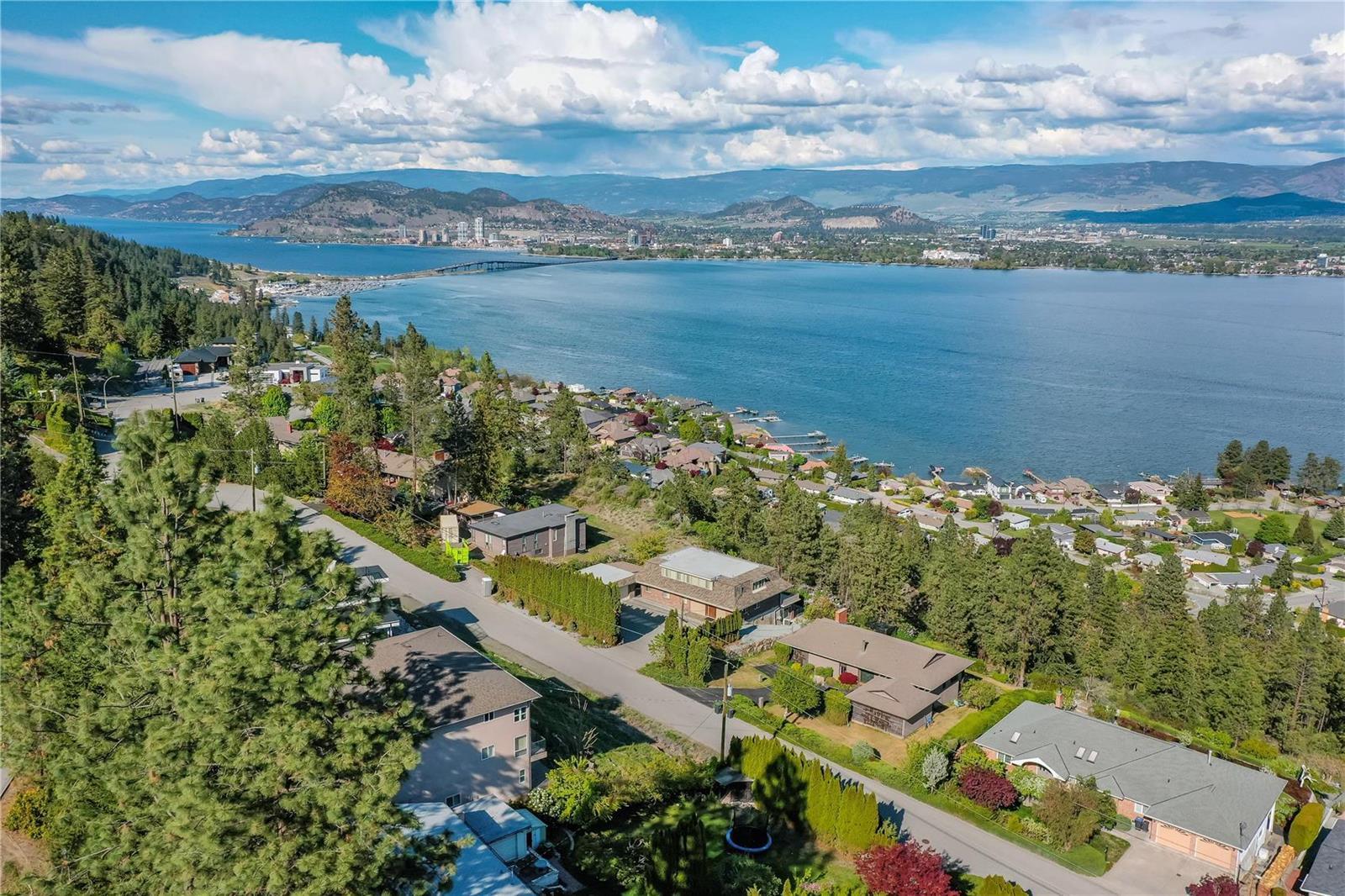 2661 Lakeridge Road,