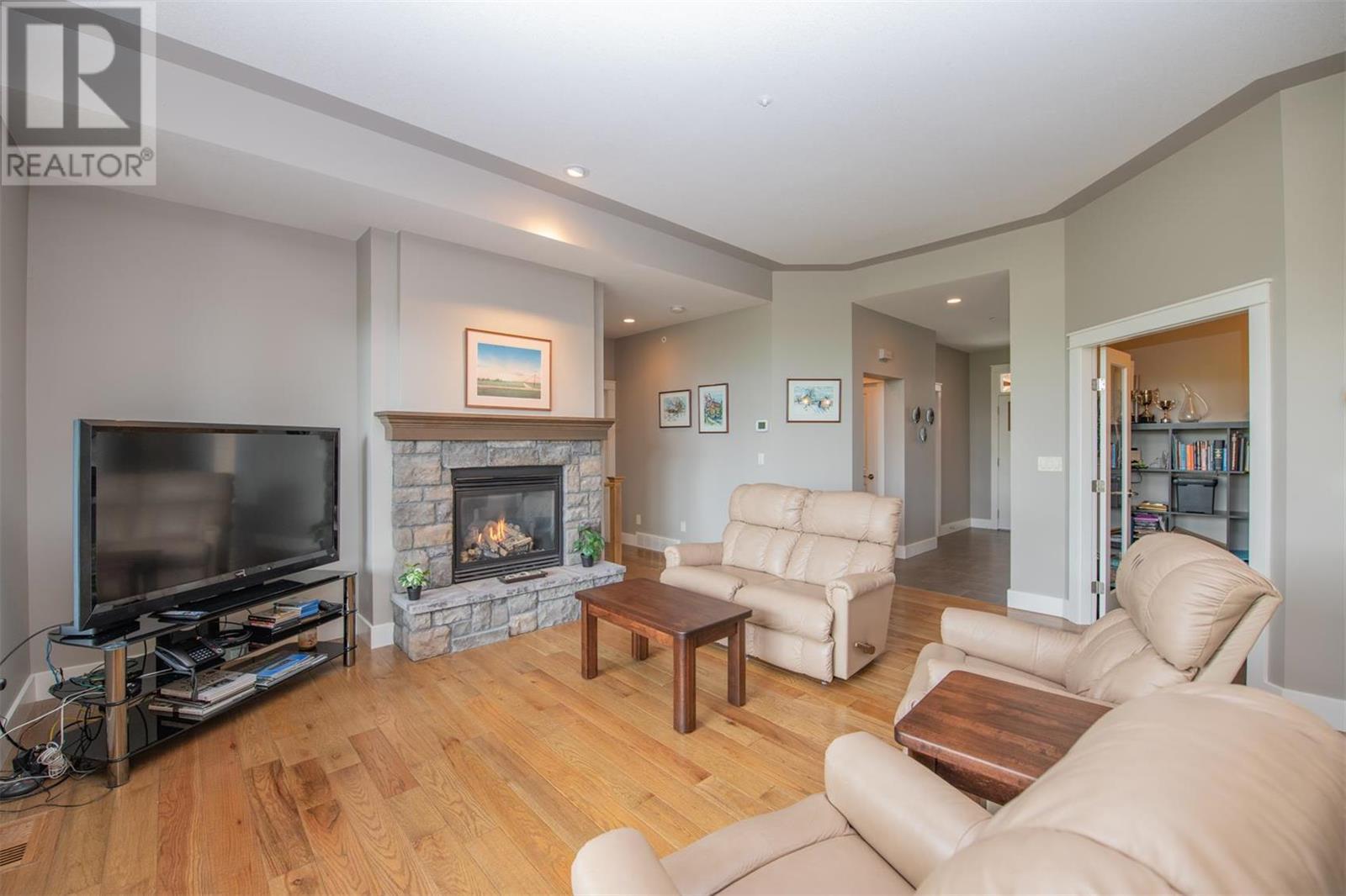 Listing 10273941 - Large Photo # 19