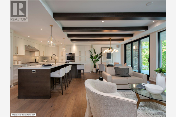 #303 460 Groves Avenue,, Kelowna