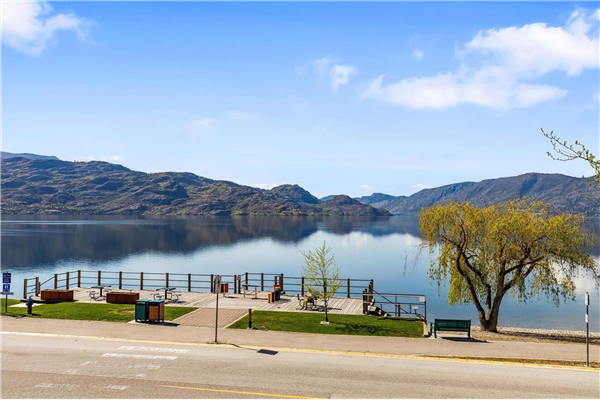 #201 4200 Beach Avenue,, Peachland