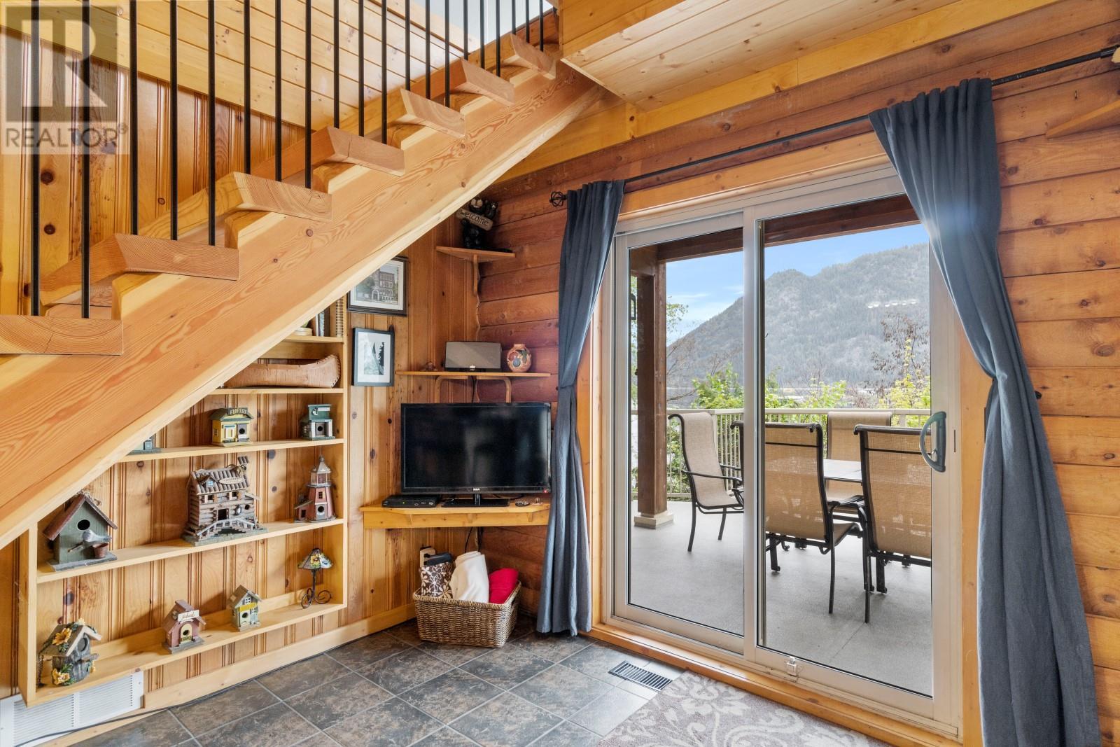1 Old Sicamous Road
