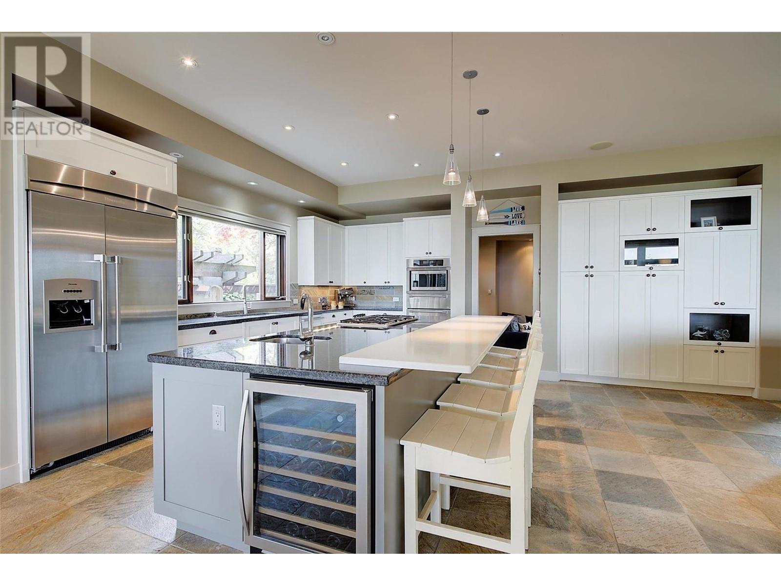 4100 Lakeshore Road