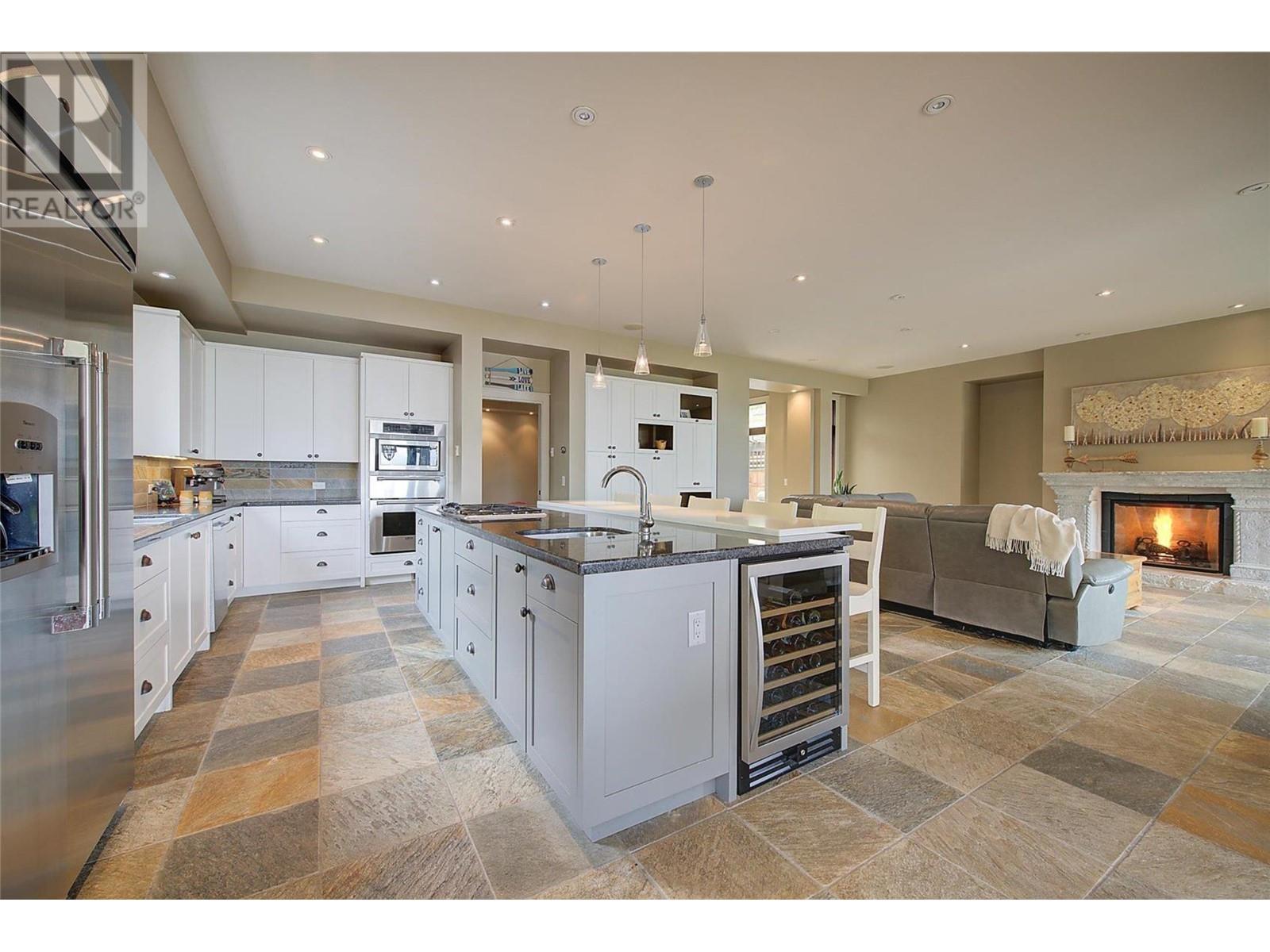 4100 Lakeshore Road