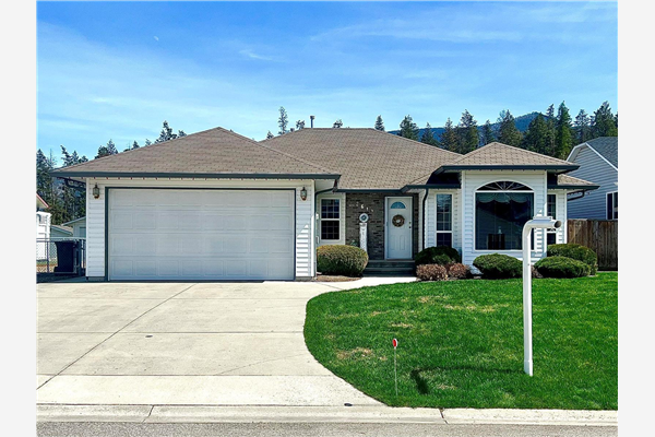 2610 Catherine Place,, Armstrong