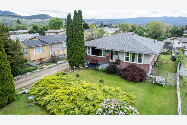 505 Leathead Road,, Kelowna