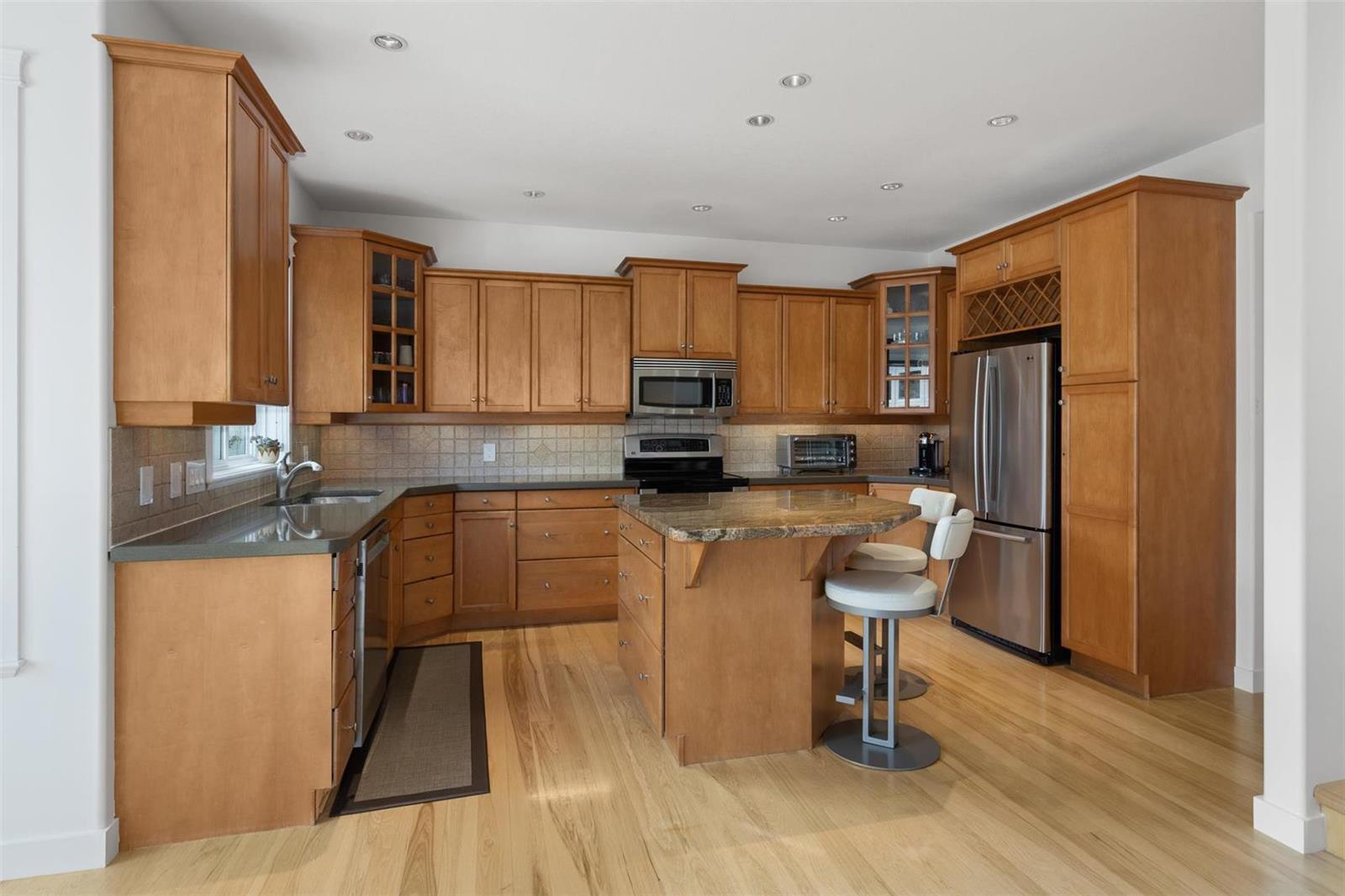 Listing 10275653 - Large Photo # 10