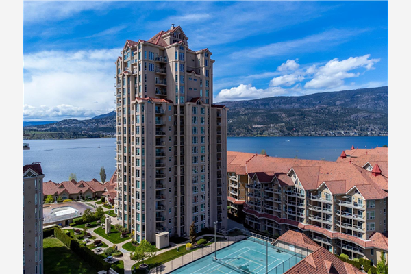 #401 1128 Sunset Drive,, Kelowna