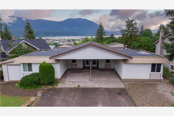731 1 Avenue, SE, Salmon Arm