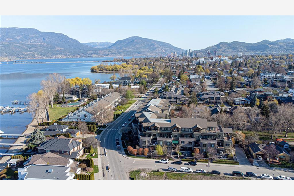 #304 2901 Abbott Street,, Kelowna