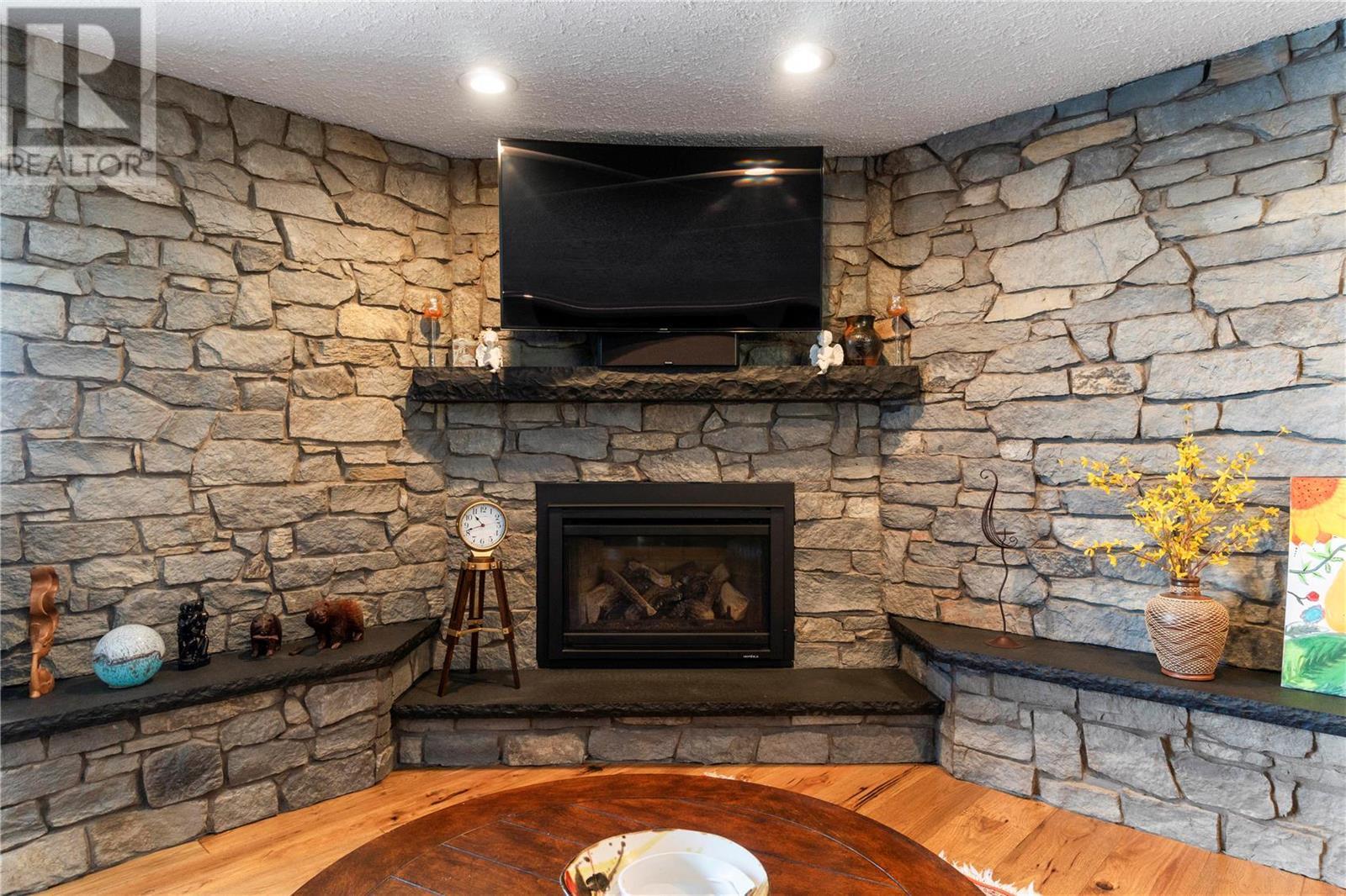 2609 Eagle Bay Road