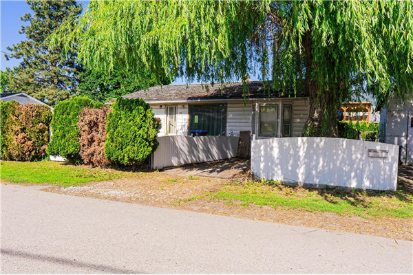 455 Montgomery Road,, Kelowna