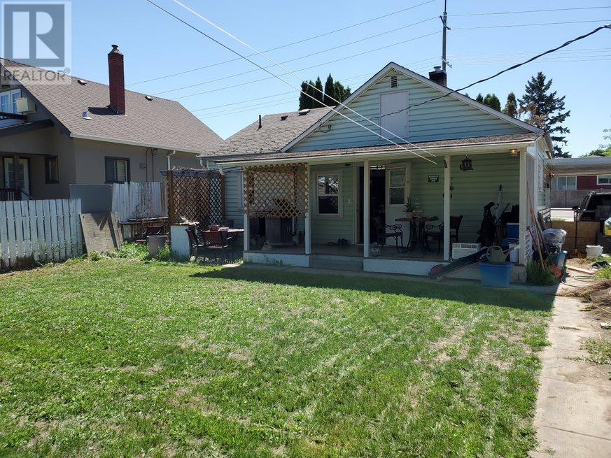 878 Cadder Avenue,
