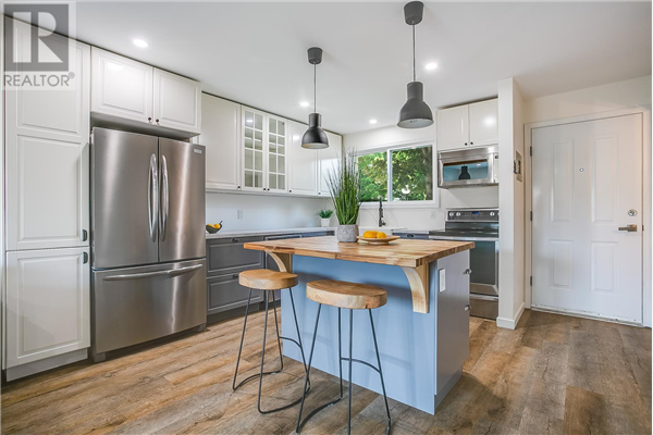 #4 1153 Bernard Avenue,, Kelowna