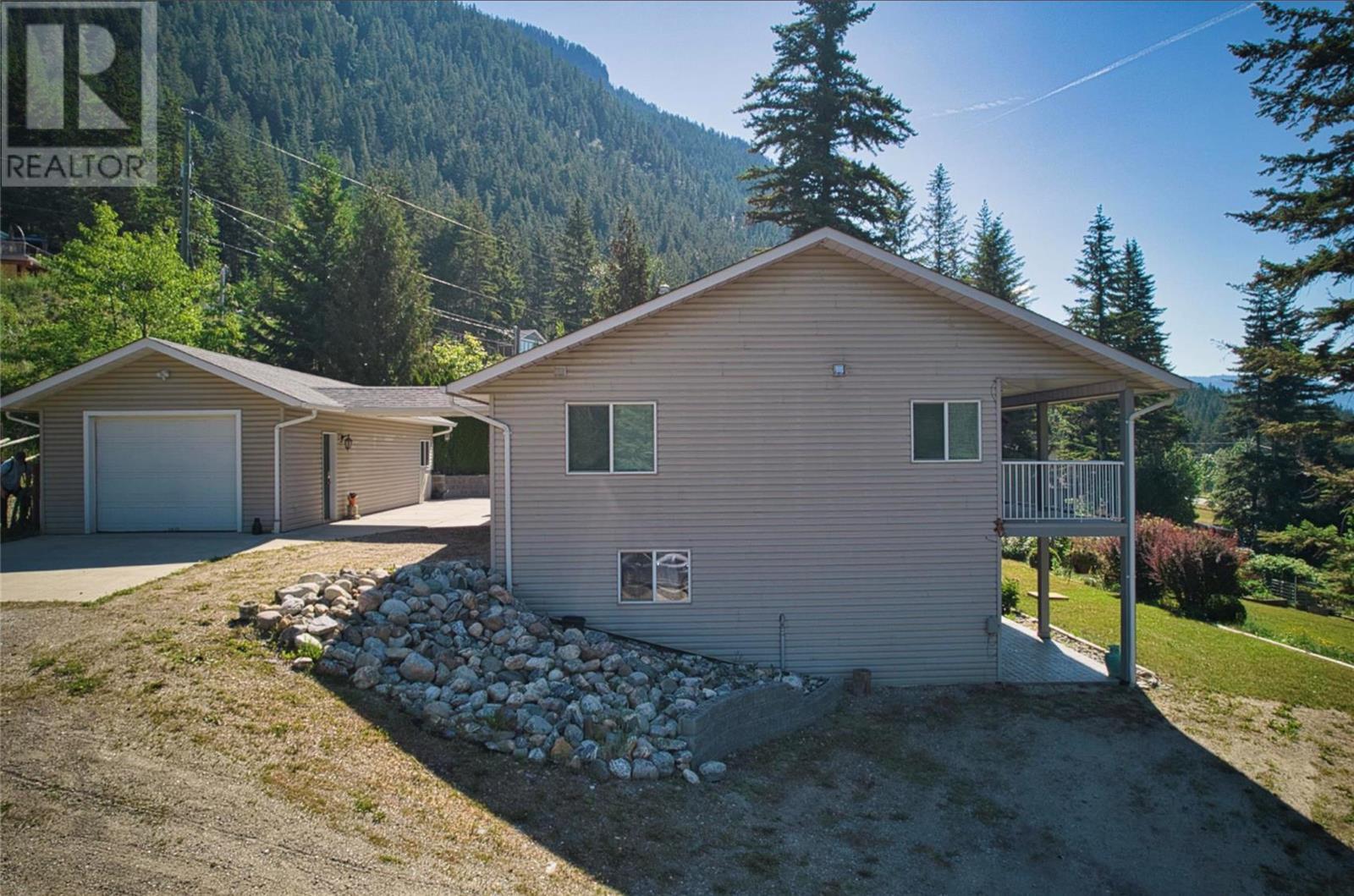 3715 Edgehill Drive