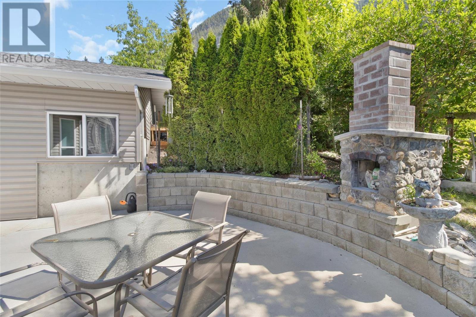 3715 Edgehill Drive