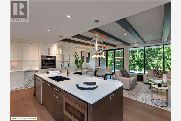 #404 460 Groves Avenue,, Kelowna