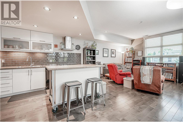 #202 700 Martin Avenue,, Kelowna
