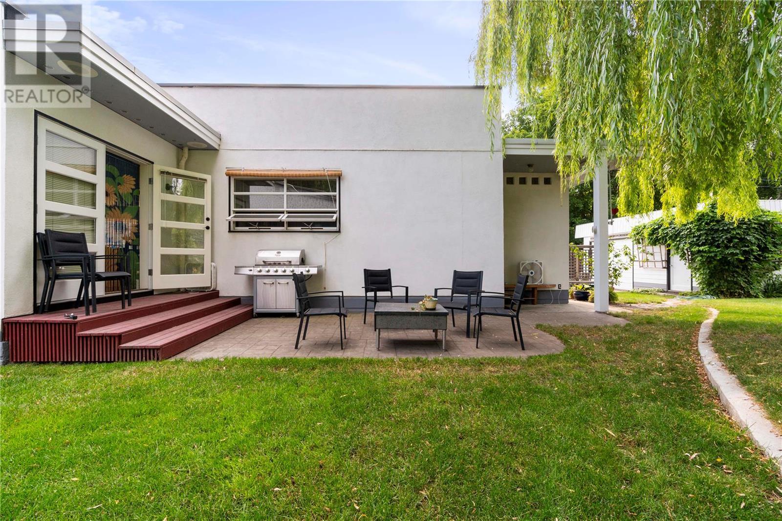 724 Regent Avenue