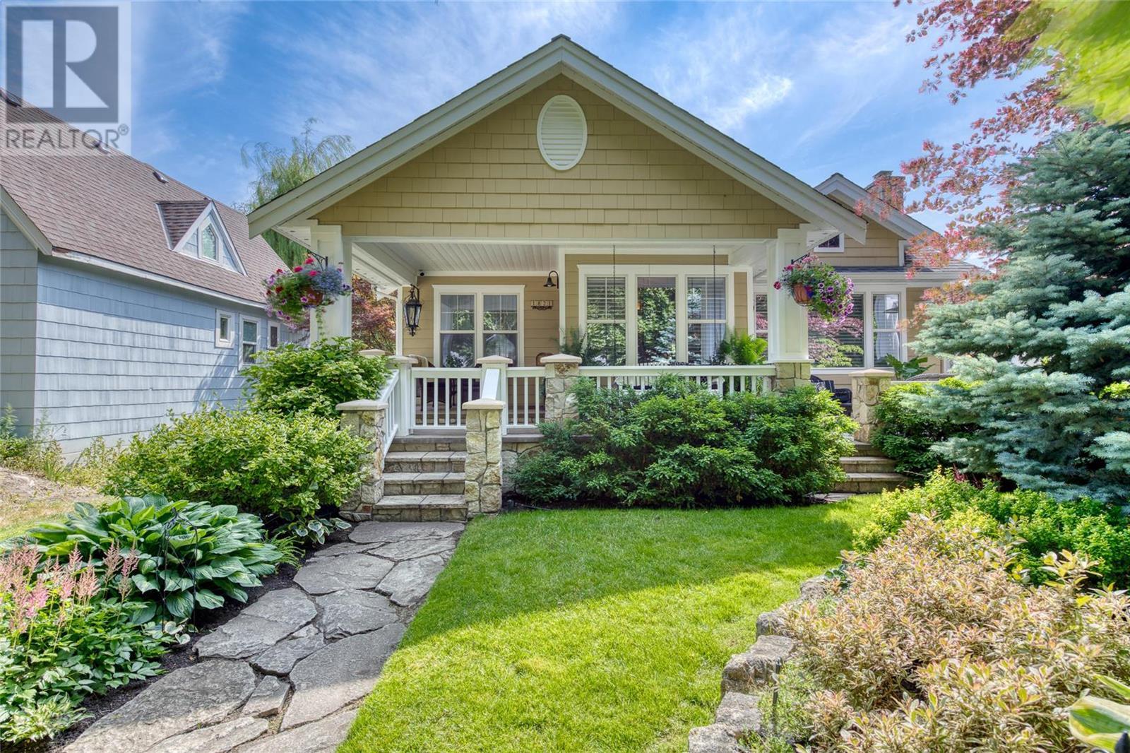 1821 Maple Street,