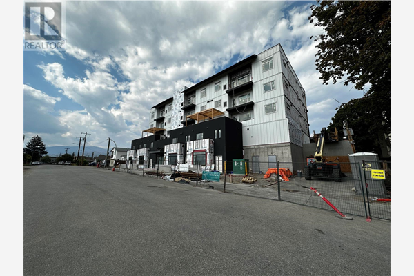 #105 1220 Pacific Avenue,, Kelowna