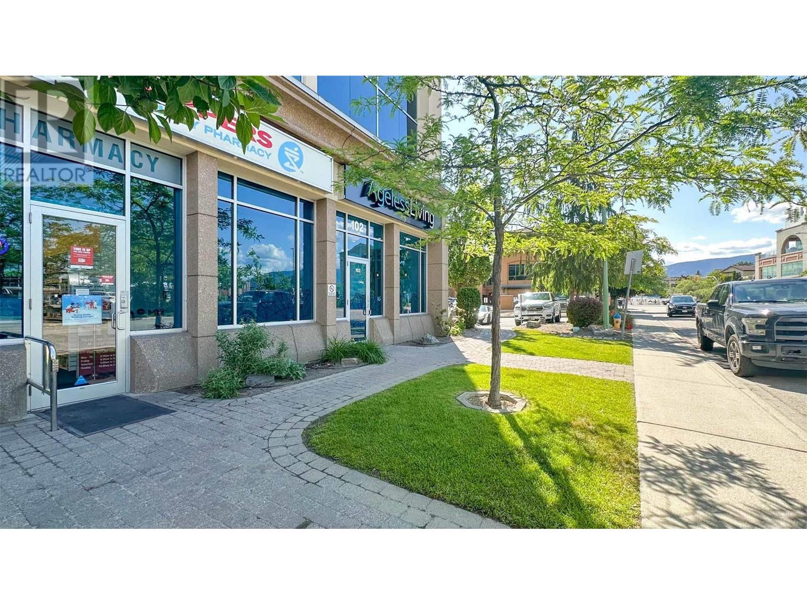 #102 3320 Richter Street,, #102