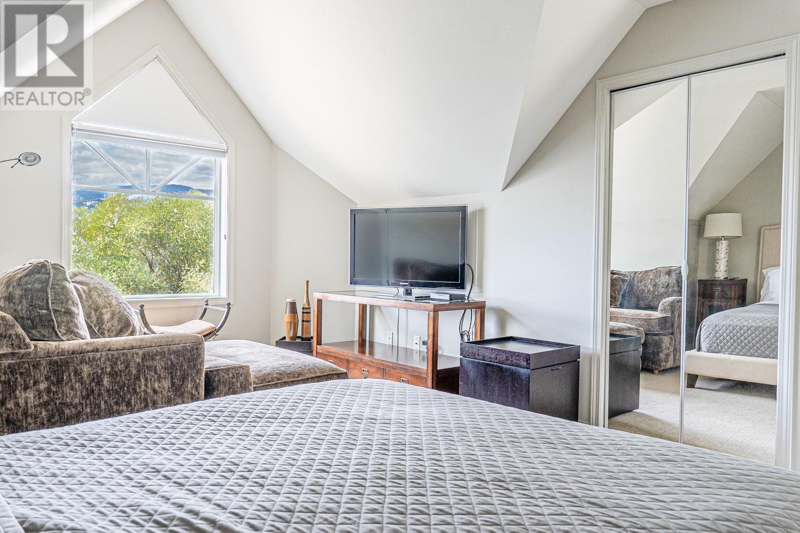 1088 Sunset Drive Unit# 221, #221