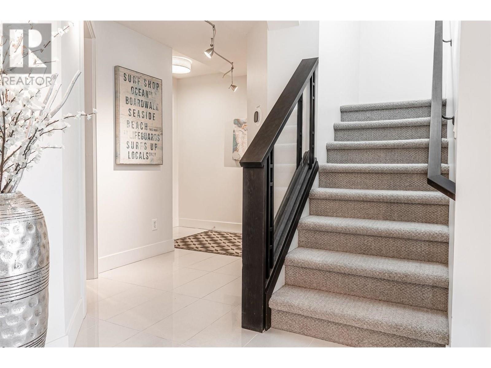 1088 Sunset Drive Unit# 221, #221