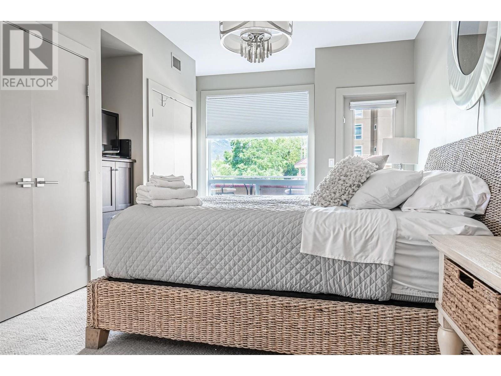 1088 Sunset Drive Unit# 221, #221