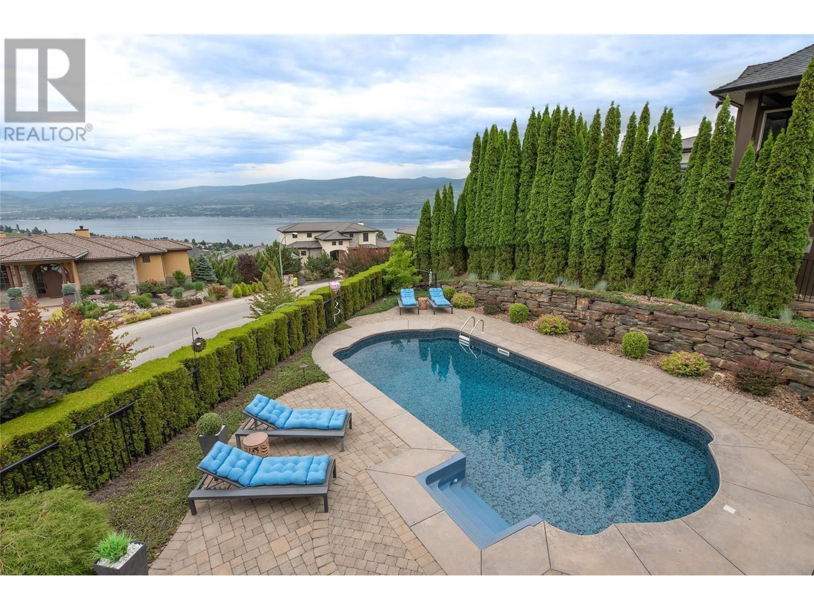 1524 Vineyard Drive
