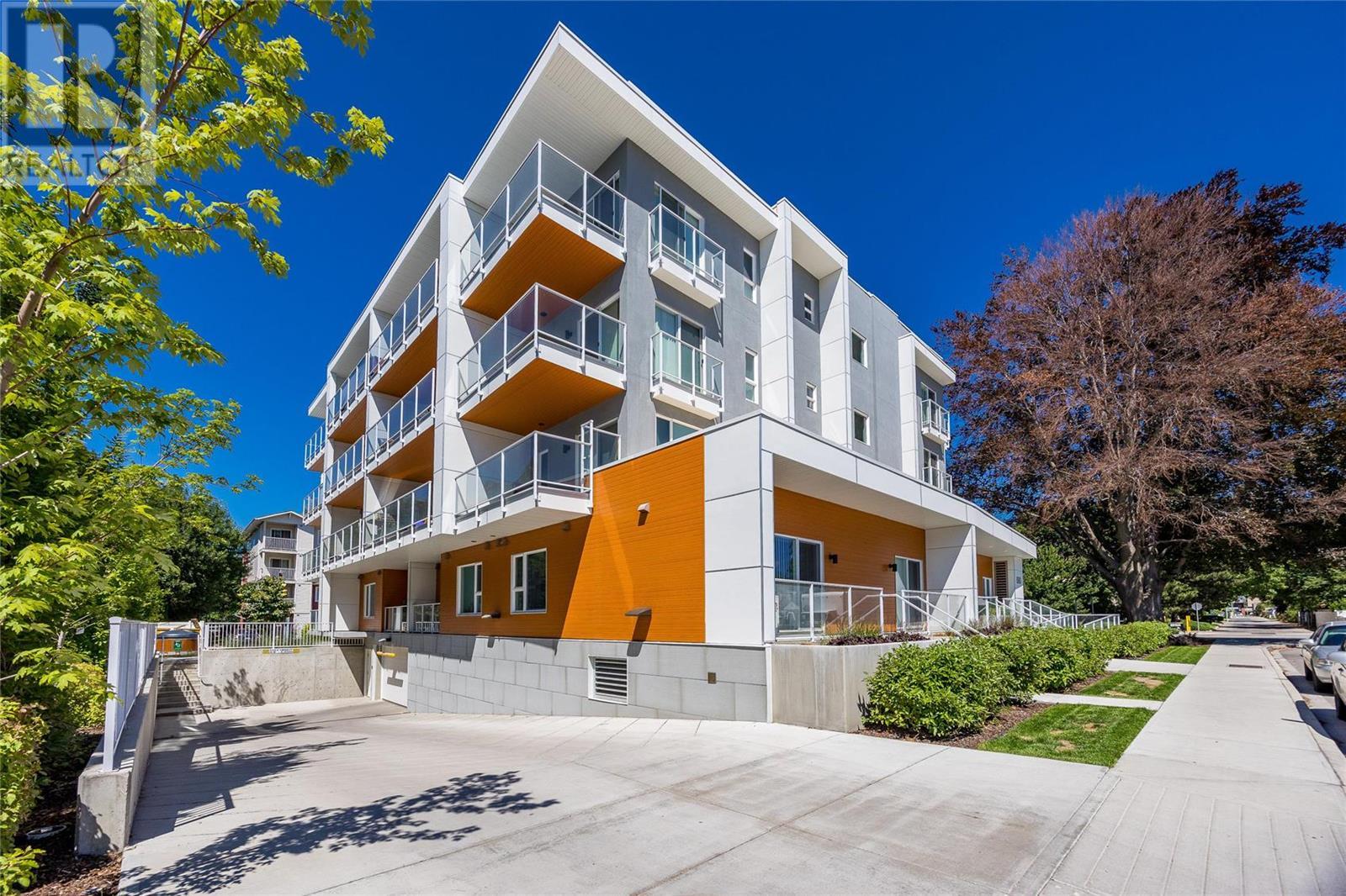#PH8 880 Saucier Avenue,