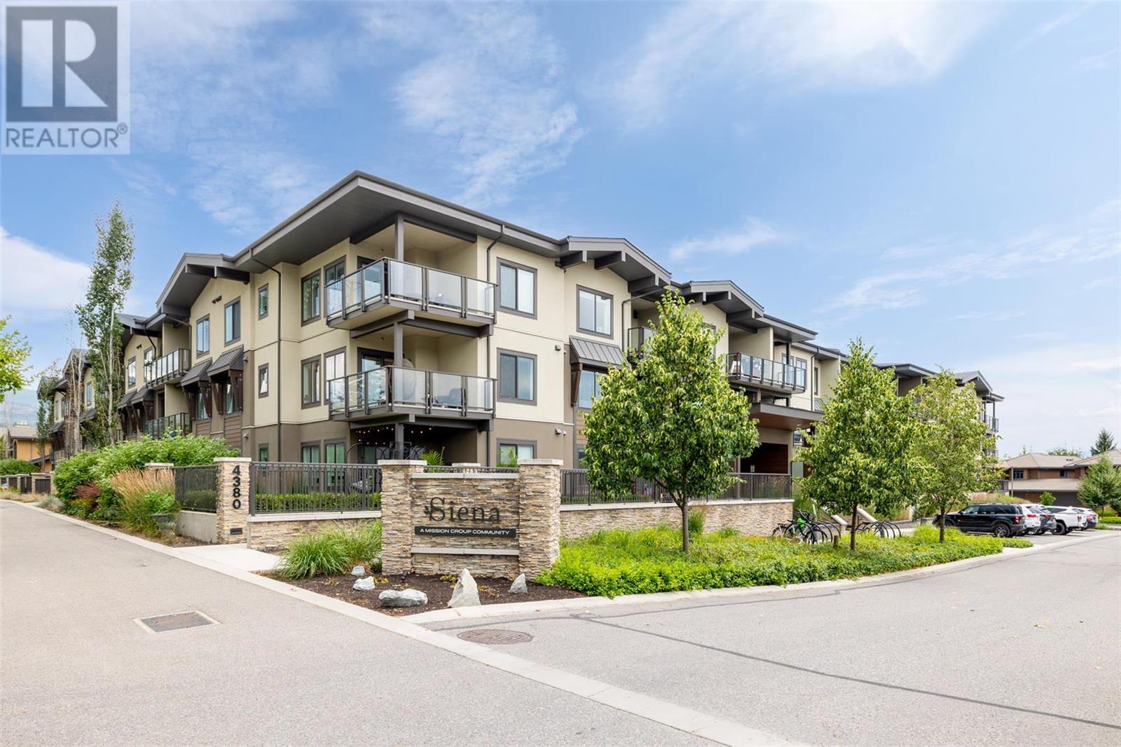 #215 4380 Lakeshore Road,, #215