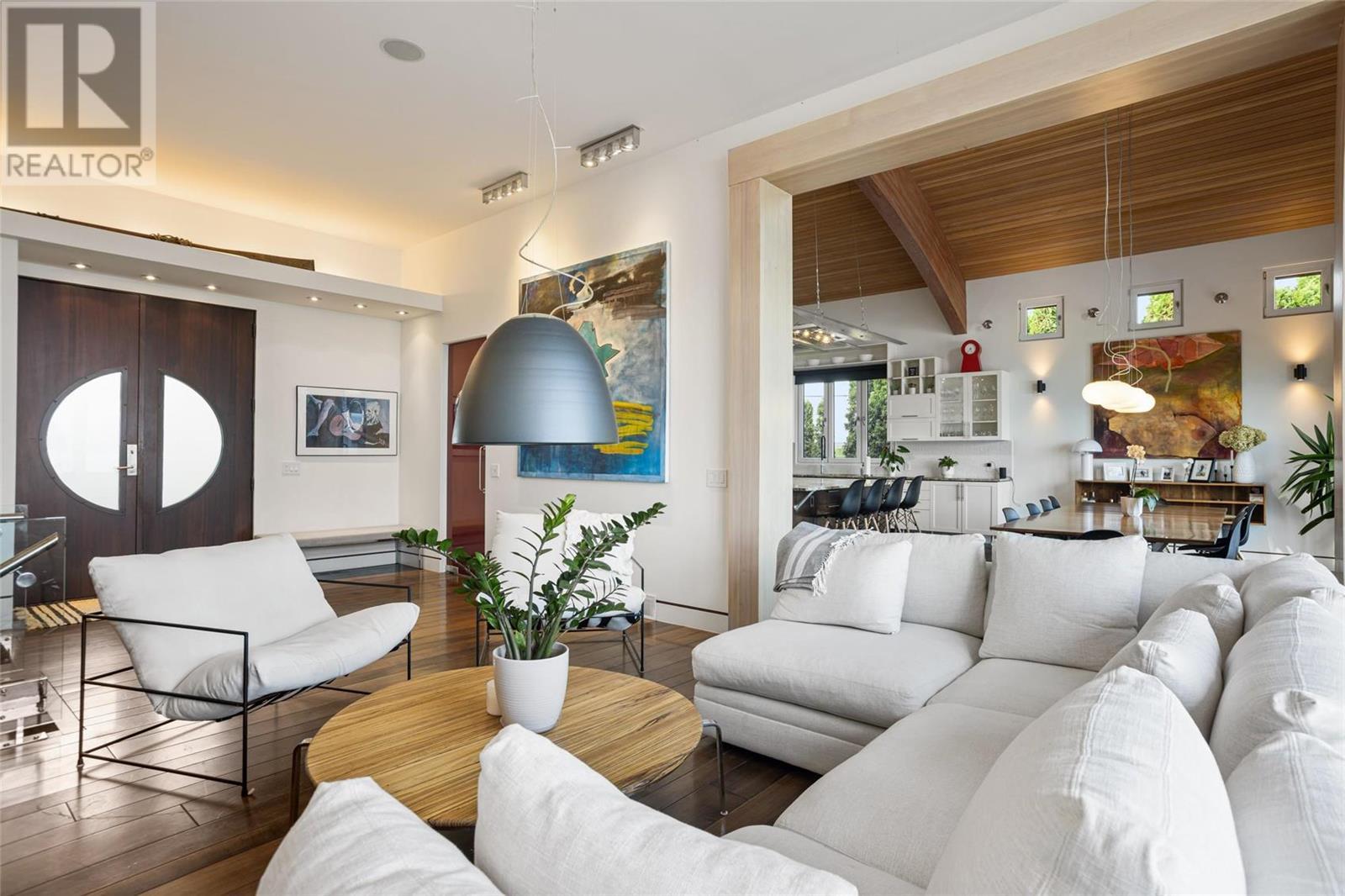 2737 Casa Loma Road